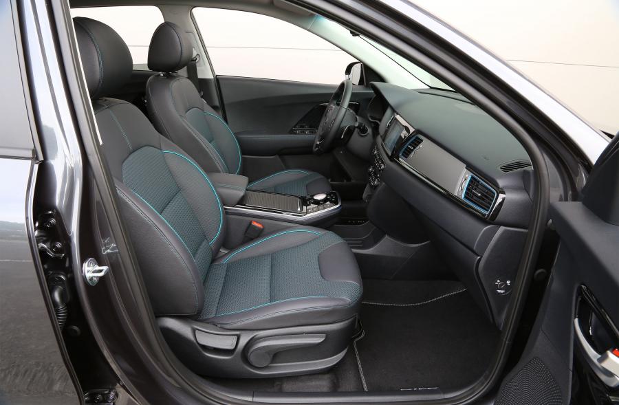Интерьер Kia e-Niro 2018 года  (WW) (фото 34 из 41)